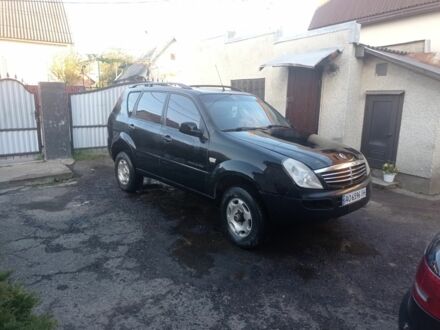 Черный Cанг Йонг Рекстон, объемом двигателя 2.7 л и пробегом 220 тыс. км за 4500 $, фото 1 на Automoto.ua