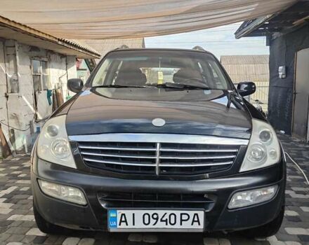 Черный Cанг Йонг Рекстон, объемом двигателя 2.7 л и пробегом 300 тыс. км за 6800 $, фото 1 на Automoto.ua