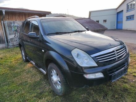 Черный Cанг Йонг Рекстон, объемом двигателя 0 л и пробегом 150 тыс. км за 3300 $, фото 1 на Automoto.ua