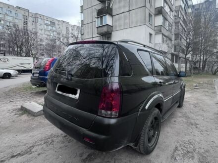 Черный Cанг Йонг Рекстон, объемом двигателя 2.7 л и пробегом 242 тыс. км за 3499 $, фото 1 на Automoto.ua