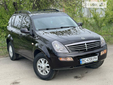 Чорний Cанг Йонг Rexton, об'ємом двигуна 2.3 л та пробігом 221 тис. км за 7500 $, фото 1 на Automoto.ua