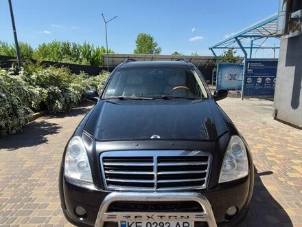 Чорний Cанг Йонг Rexton, об'ємом двигуна 2.7 л та пробігом 365 тис. км за 7000 $, фото 1 на Automoto.ua