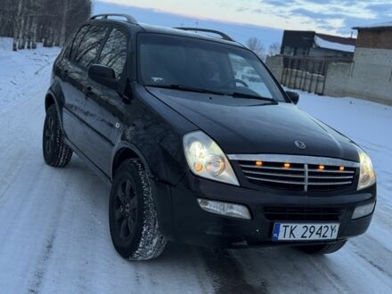 Чорний Cанг Йонг Rexton, об'ємом двигуна 2.7 л та пробігом 384 тис. км за 4650 $, фото 1 на Automoto.ua