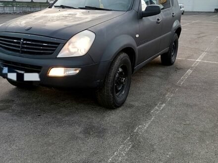 Чорний Cанг Йонг Rexton, об'ємом двигуна 2.7 л та пробігом 271 тис. км за 4100 $, фото 1 на Automoto.ua