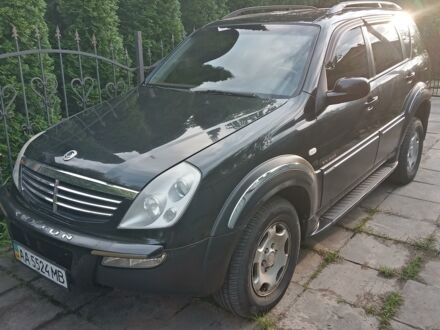 Чорний Cанг Йонг Rexton, об'ємом двигуна 3.2 л та пробігом 242 тис. км за 4700 $, фото 1 на Automoto.ua