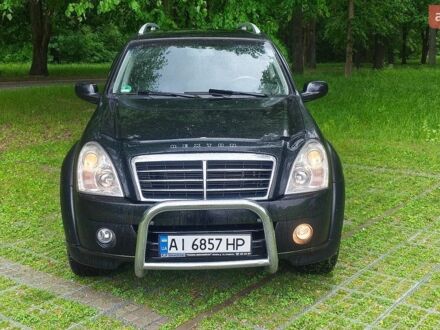Чорний Cанг Йонг Rexton, об'ємом двигуна 2.7 л та пробігом 195 тис. км за 8000 $, фото 1 на Automoto.ua