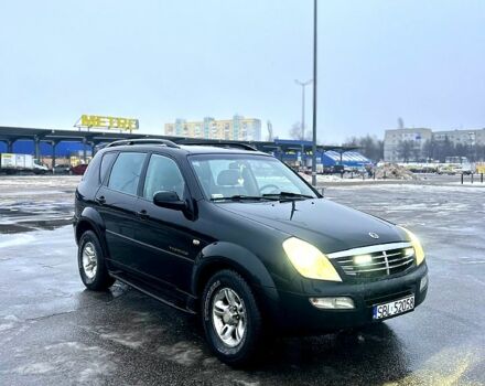 Черный Cанг Йонг Рекстон, объемом двигателя 2.7 л и пробегом 240 тыс. км за 2850 $, фото 1 на Automoto.ua