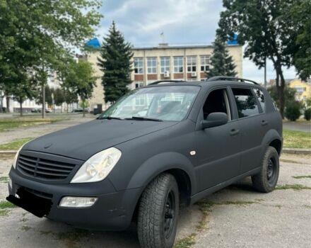 Чорний Cанг Йонг Rexton, об'ємом двигуна 2.7 л та пробігом 300 тис. км за 4500 $, фото 1 на Automoto.ua