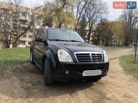 Чорний Cанг Йонг Rexton, об'ємом двигуна 2.7 л та пробігом 250 тис. км за 8749 $, фото 1 на Automoto.ua