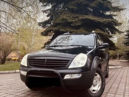 Чорний Cанг Йонг Rexton, об'ємом двигуна 2.7 л та пробігом 300 тис. км за 3500 $, фото 1 на Automoto.ua