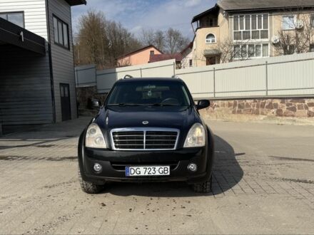 Черный Cанг Йонг Рекстон, объемом двигателя 2.7 л и пробегом 283 тыс. км за 4300 $, фото 1 на Automoto.ua