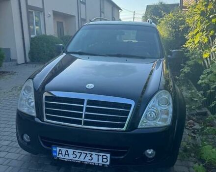 Чорний Cанг Йонг Rexton, об'ємом двигуна 2.7 л та пробігом 381 тис. км за 6900 $, фото 1 на Automoto.ua