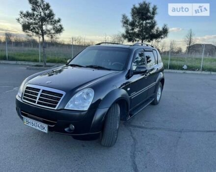 Чорний Cанг Йонг Rexton, об'ємом двигуна 2.7 л та пробігом 325 тис. км за 7900 $, фото 1 на Automoto.ua