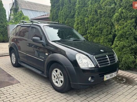 Чорний Cанг Йонг Rexton, об'ємом двигуна 2.7 л та пробігом 205 тис. км за 6500 $, фото 1 на Automoto.ua