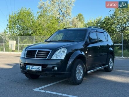 Чорний Cанг Йонг Rexton, об'ємом двигуна 2.7 л та пробігом 306 тис. км за 6400 $, фото 1 на Automoto.ua