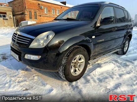 Черный Cанг Йонг Рекстон, объемом двигателя 2.7 л и пробегом 26700 тыс. км за 3500 $, фото 1 на Automoto.ua