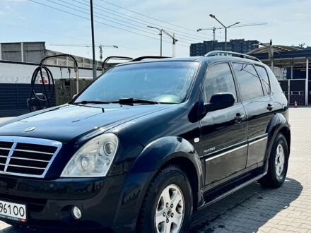 Чорний Cанг Йонг Rexton, об'ємом двигуна 2.7 л та пробігом 300 тис. км за 5500 $, фото 1 на Automoto.ua