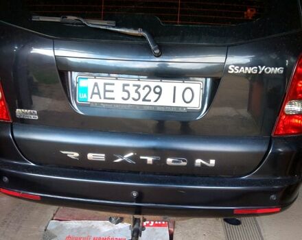 Чорний Cанг Йонг Rexton, об'ємом двигуна 2.7 л та пробігом 235 тис. км за 7300 $, фото 1 на Automoto.ua