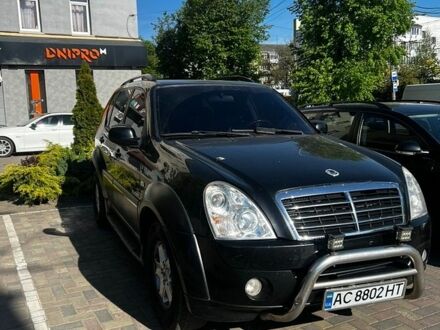 Чорний Cанг Йонг Rexton, об'ємом двигуна 2.7 л та пробігом 256 тис. км за 6200 $, фото 1 на Automoto.ua