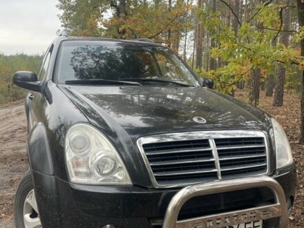 Чорний Cанг Йонг Rexton, об'ємом двигуна 2.7 л та пробігом 170 тис. км за 7514 $, фото 1 на Automoto.ua