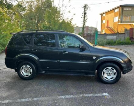 Черный Cанг Йонг Рекстон, объемом двигателя 2.7 л и пробегом 300 тыс. км за 3300 $, фото 1 на Automoto.ua