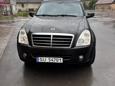 Черный Cанг Йонг Рекстон, объемом двигателя 2.7 л и пробегом 385 тыс. км за 5500 $, фото 1 на Automoto.ua