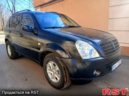 Черный Cанг Йонг Рекстон, объемом двигателя 2.7 л и пробегом 327 тыс. км за 3300 $, фото 1 на Automoto.ua