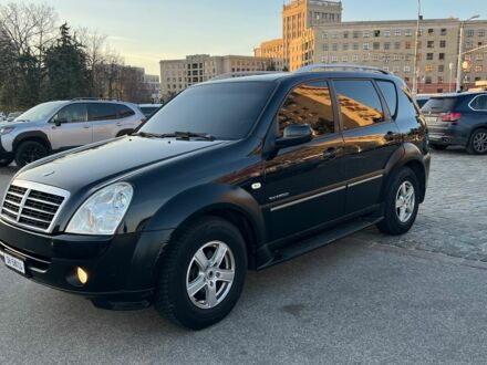 Чорний Cанг Йонг Rexton, об'ємом двигуна 2.7 л та пробігом 290 тис. км за 5500 $, фото 1 на Automoto.ua