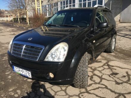 Чорний Cанг Йонг Rexton, об'ємом двигуна 2.7 л та пробігом 304 тис. км за 4000 $, фото 1 на Automoto.ua