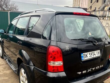 Чорний Cанг Йонг Rexton, об'ємом двигуна 2.7 л та пробігом 0 тис. км за 3500 $, фото 1 на Automoto.ua