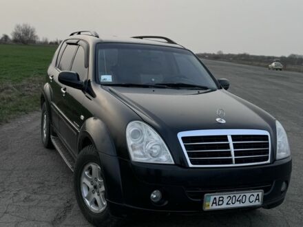 Чорний Cанг Йонг Rexton, об'ємом двигуна 2.7 л та пробігом 237 тис. км за 7500 $, фото 1 на Automoto.ua