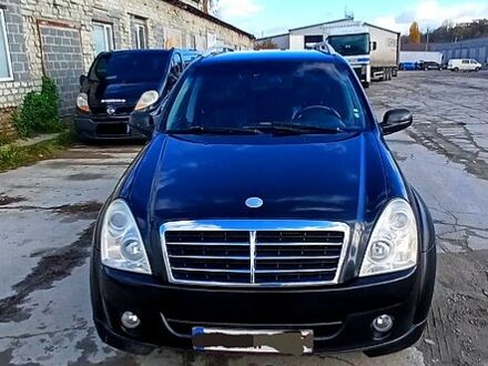 Чорний Cанг Йонг Rexton, об'ємом двигуна 2.7 л та пробігом 296 тис. км за 5500 $, фото 1 на Automoto.ua