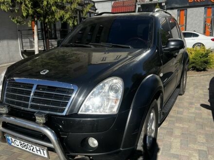 Чорний Cанг Йонг Rexton, об'ємом двигуна 2.7 л та пробігом 256 тис. км за 6600 $, фото 1 на Automoto.ua