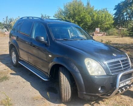 Чорний Cанг Йонг Rexton, об'ємом двигуна 2.7 л та пробігом 300 тис. км за 2200 $, фото 1 на Automoto.ua