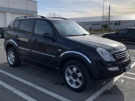 Чорний Cанг Йонг Rexton, об'ємом двигуна 0.27 л та пробігом 280 тис. км за 5500 $, фото 1 на Automoto.ua