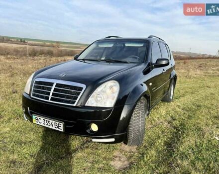 Черный Cанг Йонг Рекстон, объемом двигателя 2.7 л и пробегом 246 тыс. км за 6600 $, фото 1 на Automoto.ua