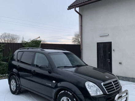 Черный Cанг Йонг Рекстон, объемом двигателя 2.7 л и пробегом 232 тыс. км за 6600 $, фото 1 на Automoto.ua