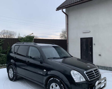 Черный Cанг Йонг Рекстон, объемом двигателя 2.7 л и пробегом 232 тыс. км за 6600 $, фото 1 на Automoto.ua