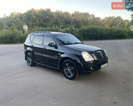 Чорний Cанг Йонг Rexton, об'ємом двигуна 2.7 л та пробігом 325 тис. км за 7299 $, фото 1 на Automoto.ua