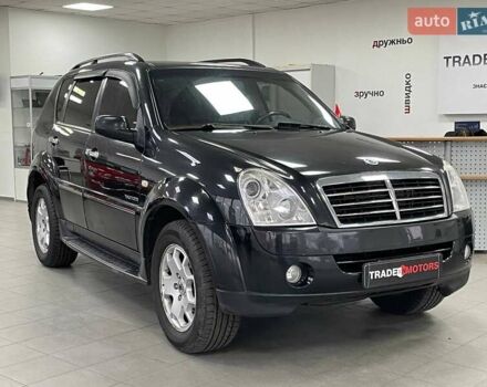 Черный Cанг Йонг Рекстон, объемом двигателя 2.7 л и пробегом 218 тыс. км за 7490 $, фото 1 на Automoto.ua