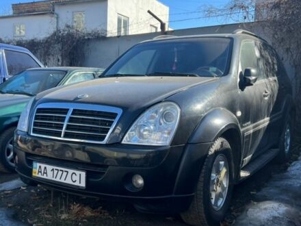 Чорний Cанг Йонг Rexton, об'ємом двигуна 2.7 л та пробігом 213 тис. км за 7000 $, фото 1 на Automoto.ua