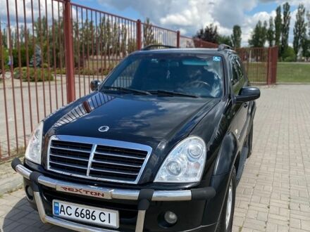 Чорний Cанг Йонг Rexton, об'ємом двигуна 2.7 л та пробігом 250 тис. км за 9400 $, фото 1 на Automoto.ua