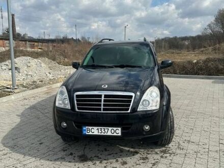 Черный Cанг Йонг Рекстон, объемом двигателя 2.7 л и пробегом 190 тыс. км за 8000 $, фото 1 на Automoto.ua