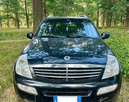 Чорний Cанг Йонг Rexton, об'ємом двигуна 2.7 л та пробігом 282 тис. км за 3100 $, фото 1 на Automoto.ua