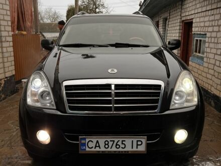 Черный Cанг Йонг Рекстон, объемом двигателя 2.7 л и пробегом 270 тыс. км за 7000 $, фото 1 на Automoto.ua