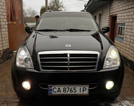 Чорний Cанг Йонг Rexton, об'ємом двигуна 2.7 л та пробігом 270 тис. км за 7000 $, фото 1 на Automoto.ua
