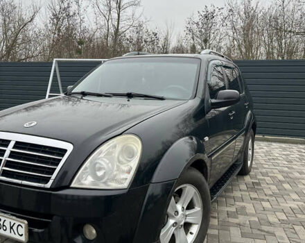 Черный Cанг Йонг Рекстон, объемом двигателя 2.7 л и пробегом 318 тыс. км за 8700 $, фото 1 на Automoto.ua