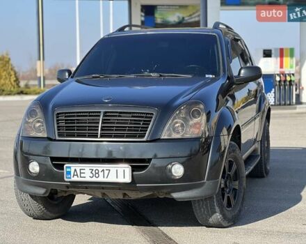 Чорний Cанг Йонг Rexton, об'ємом двигуна 2.7 л та пробігом 271 тис. км за 8500 $, фото 1 на Automoto.ua