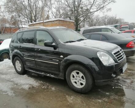 Черный Cанг Йонг Рекстон, объемом двигателя 2.7 л и пробегом 62 тыс. км за 10000 $, фото 1 на Automoto.ua