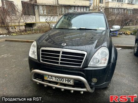 Чорний Cанг Йонг Rexton, об'ємом двигуна 2.7 л та пробігом 304 тис. км за 8700 $, фото 1 на Automoto.ua